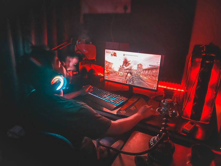 Game Sambil Cuan: Karier Jadi Streamer & Caster Esports